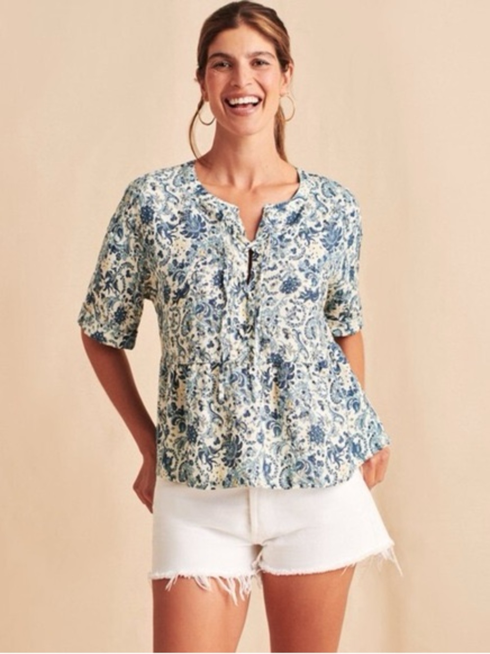 FAHERTY Salinas Aviary Blue Linen Blouse
Size Small